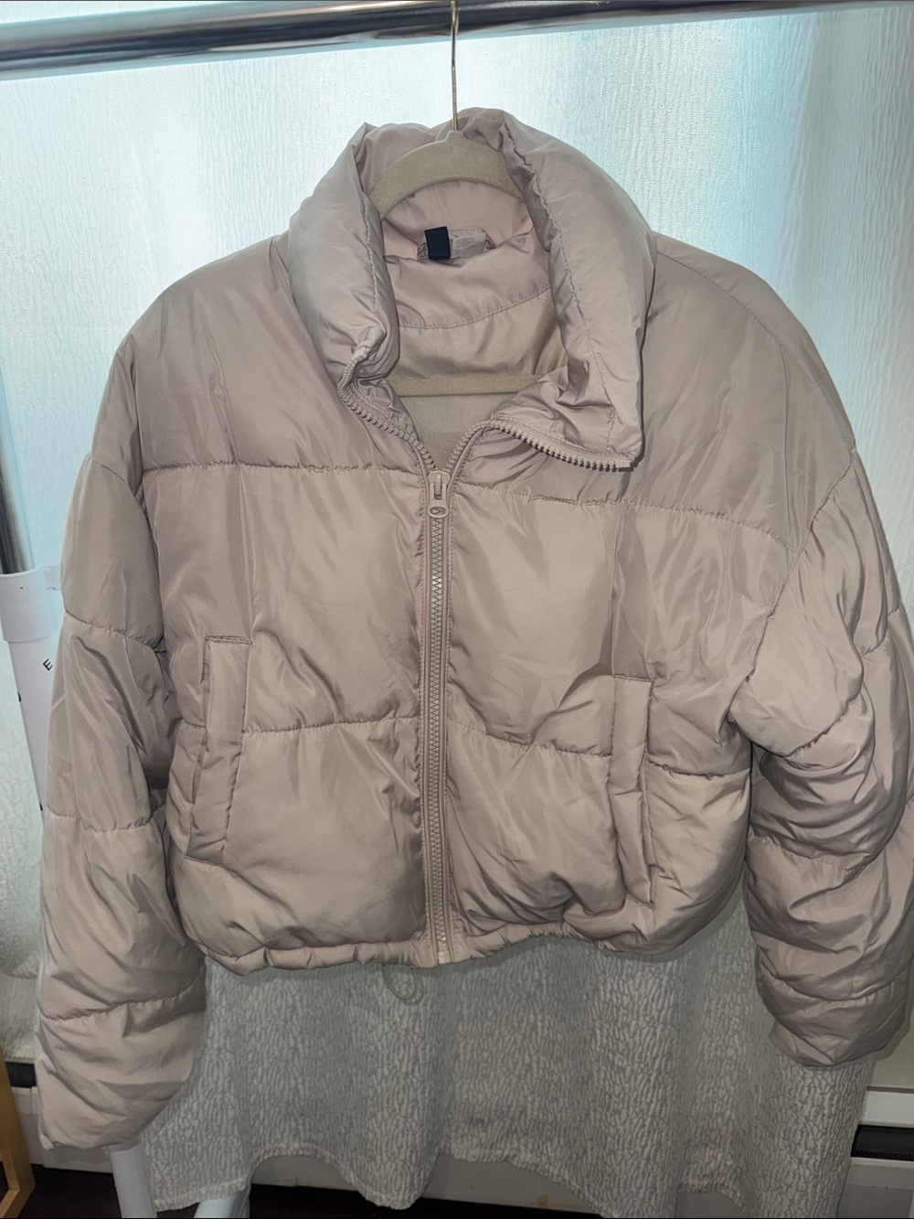 Women’s Cropped Puffer Jacket - Light Beige